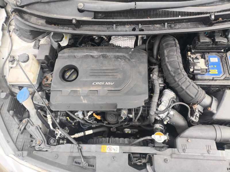 Hyundai I30 1.6crdi, снимка 8 - Автомобили и джипове - 40828497