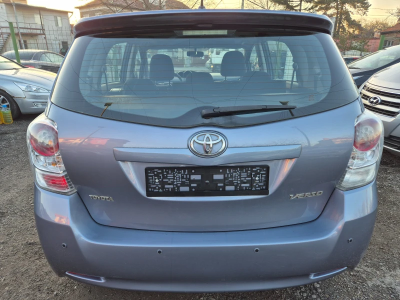 Toyota Verso 2.0D4D, снимка 5 - Автомобили и джипове - 48145542