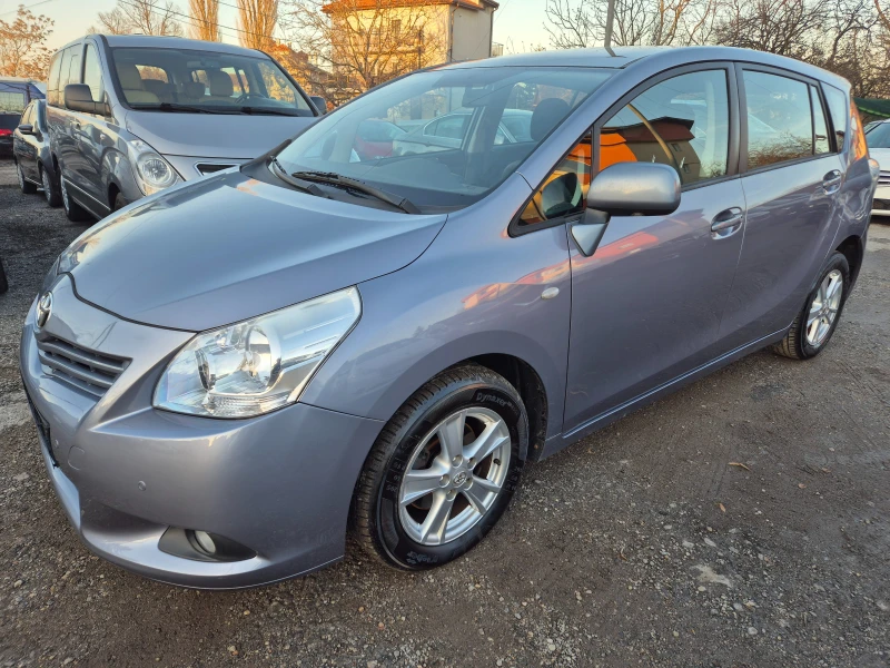 Toyota Verso 2.0D4D, снимка 3 - Автомобили и джипове - 48145542