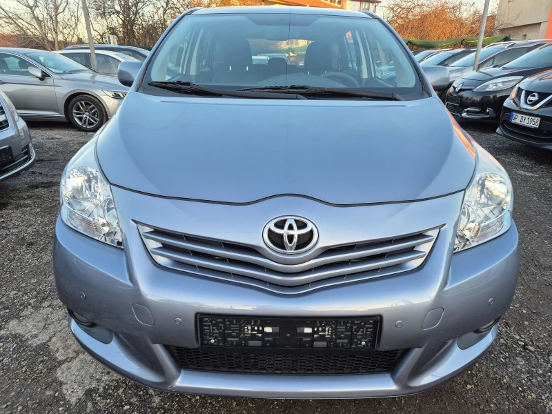 Toyota Verso 2.0D4D, снимка 1 - Автомобили и джипове - 48145542