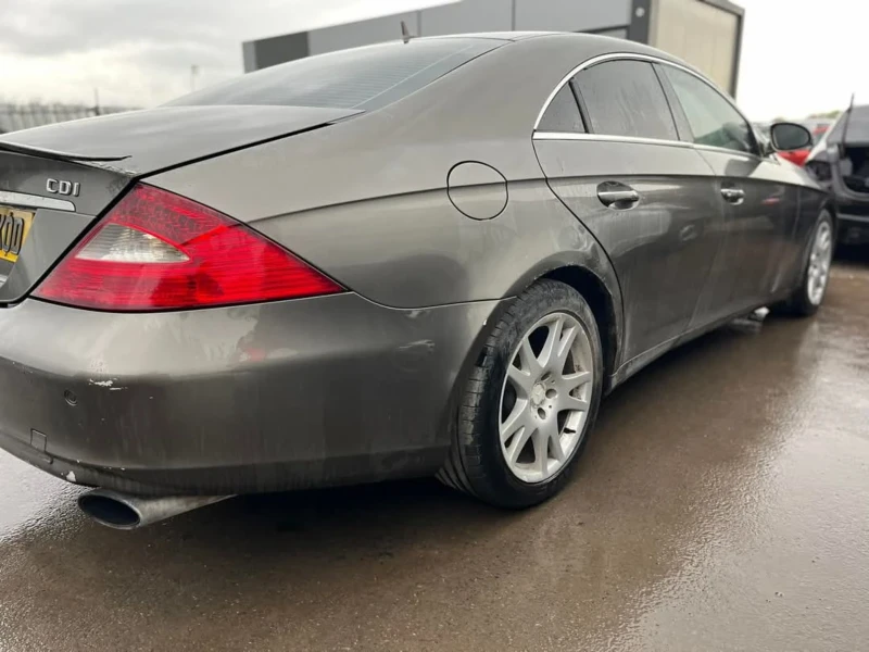 Mercedes-Benz CLS 642, снимка 5 - Автомобили и джипове - 49709950
