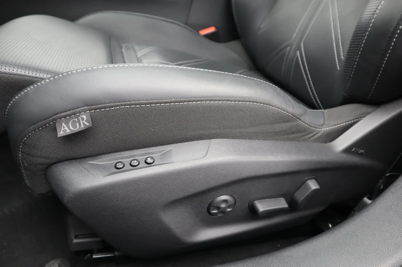 Opel Astra Sports Tourer Ultimate, снимка 11 - Автомобили и джипове - 51653437