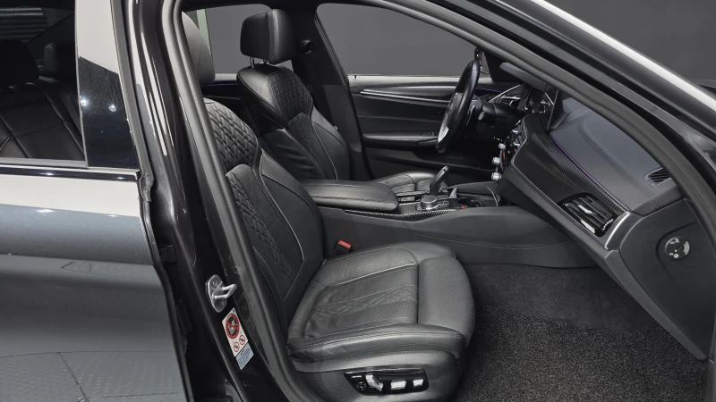 BMW 520 d M sport, снимка 10 - Автомобили и джипове - 52561703