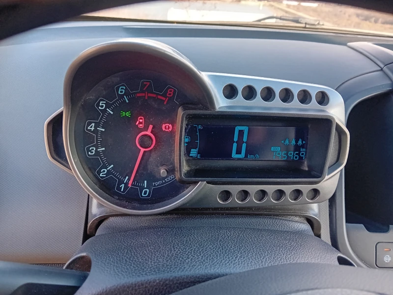 Chevrolet Aveo Газ, снимка 9 - Автомобили и джипове - 52583700