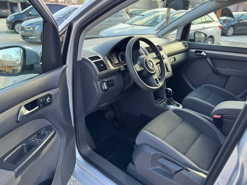 VW Touran 2.0TDI-АВТОМАТ, снимка 8 - Автомобили и джипове - 53009819