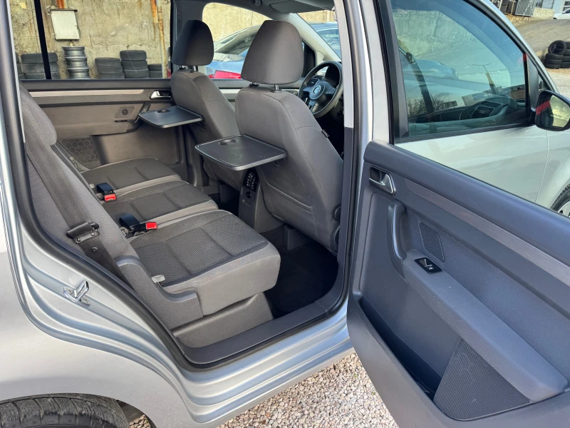 VW Touran 2.0TDI-АВТОМАТ, снимка 13 - Автомобили и джипове - 53009819