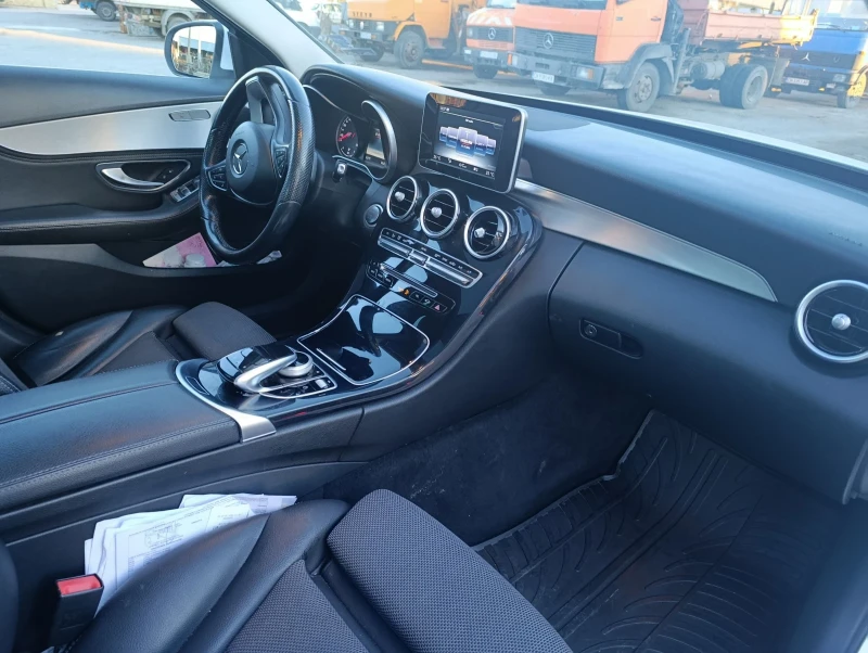Mercedes-Benz C 220 4 matic panorama full led, снимка 11 - Автомобили и джипове - 53089260
