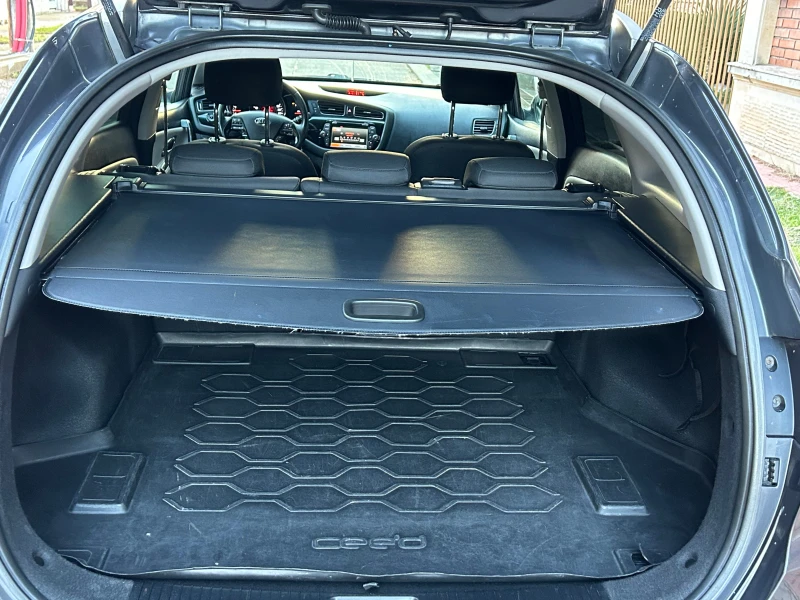 Kia Ceed 1, 6CRDI 128К, снимка 16 - Автомобили и джипове - 53112908