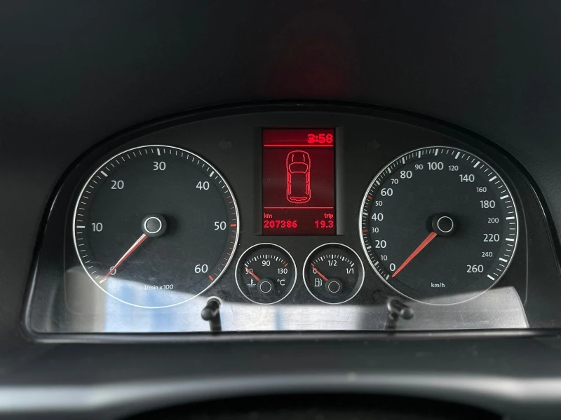 VW Touran / 2.0TDI / 6+ 1 / , снимка 15 - Автомобили и джипове - 53119803