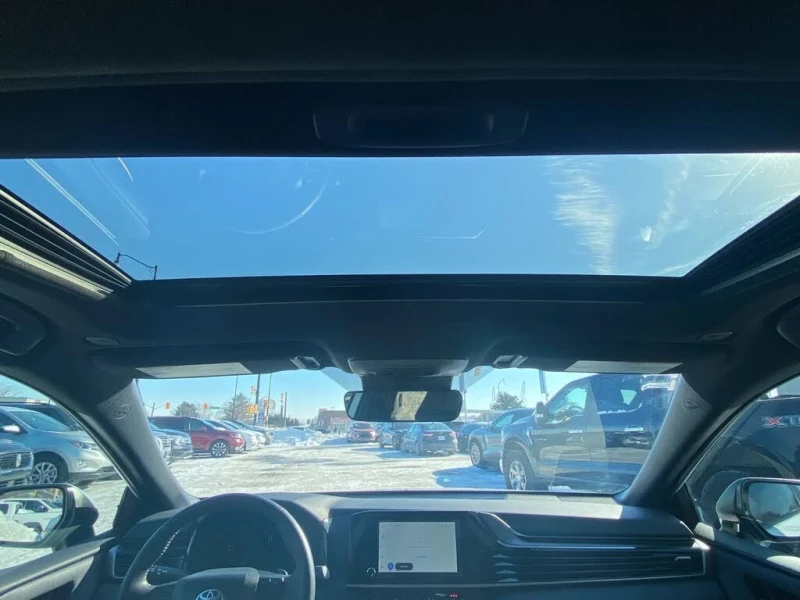 Toyota Camry SE FWD * АвтоКредит* (ЦЕНА ДО БГ), снимка 17 - Автомобили и джипове - 53344319