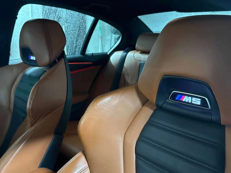 BMW M5 * CARFAX * HARMAN KARDON* КАРБОНОВ ТАВАН* , снимка 13 - Автомобили и джипове - 53527142