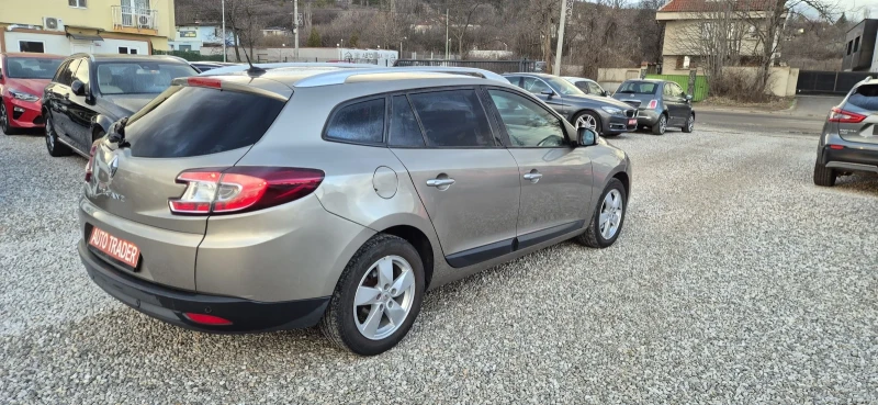 Renault Megane 2.0-140кс.автомат., снимка 5 - Автомобили и джипове - 53565595