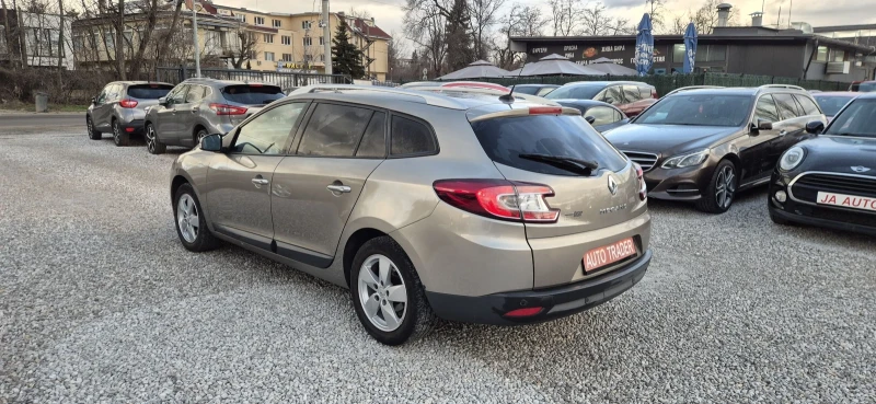 Renault Megane 2.0-140кс.автомат., снимка 9 - Автомобили и джипове - 53565595