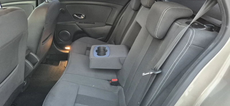 Renault Megane 2.0-140кс.автомат., снимка 10 - Автомобили и джипове - 53565595