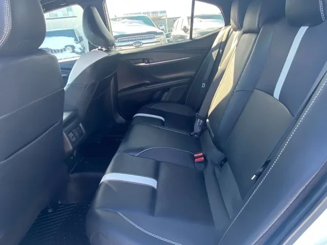 Toyota Camry SE FWD * АвтоКредит* (ЦЕНА ДО БГ), снимка 11 - Автомобили и джипове - 53344319