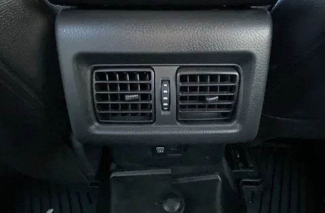 Toyota Camry SE FWD * АвтоКредит* (ЦЕНА ДО БГ), снимка 12 - Автомобили и джипове - 53344319