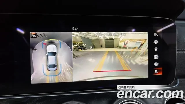 Mercedes-Benz E 220 4MATIC AMG Line, снимка 12 - Автомобили и джипове - 54098740