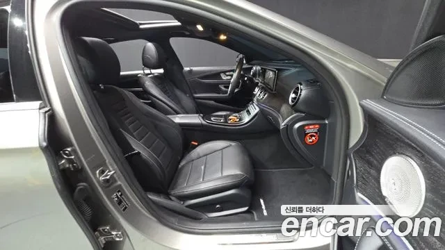 Mercedes-Benz E 220 4MATIC AMG Line, снимка 14 - Автомобили и джипове - 54098740