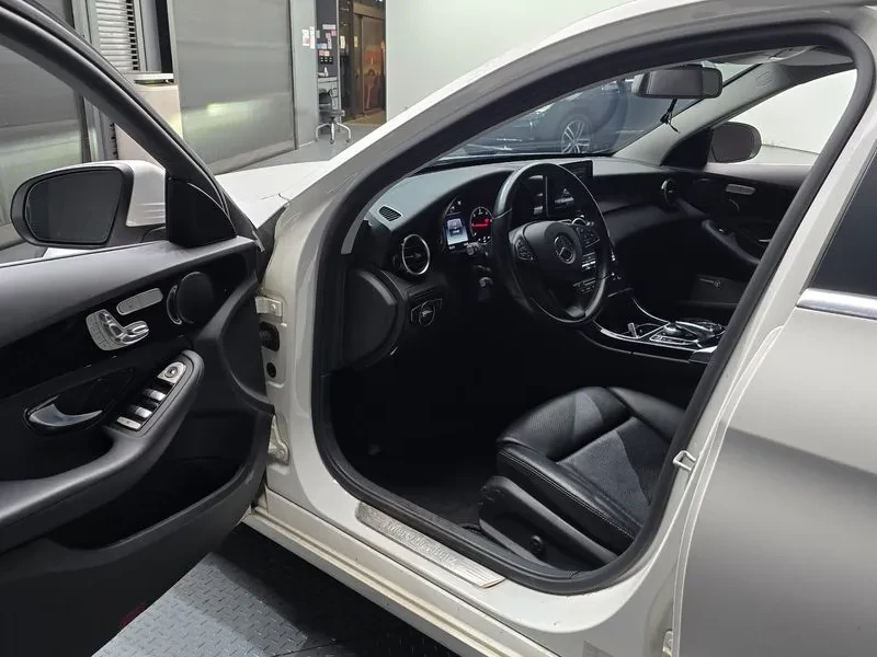 Mercedes-Benz C 200 2.0, снимка 10 - Автомобили и джипове - 54278075