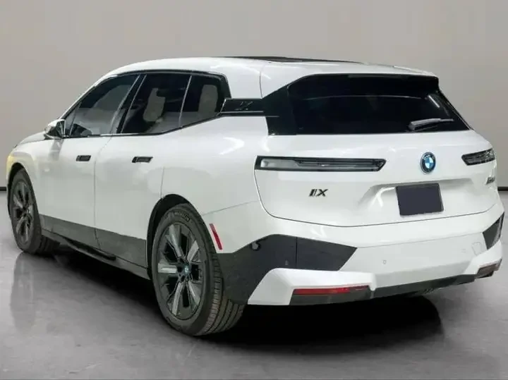 BMW iX * �50* x-drive* distronic* pano* �������* HUD* ��� | Mobile.bg � ����������� 3