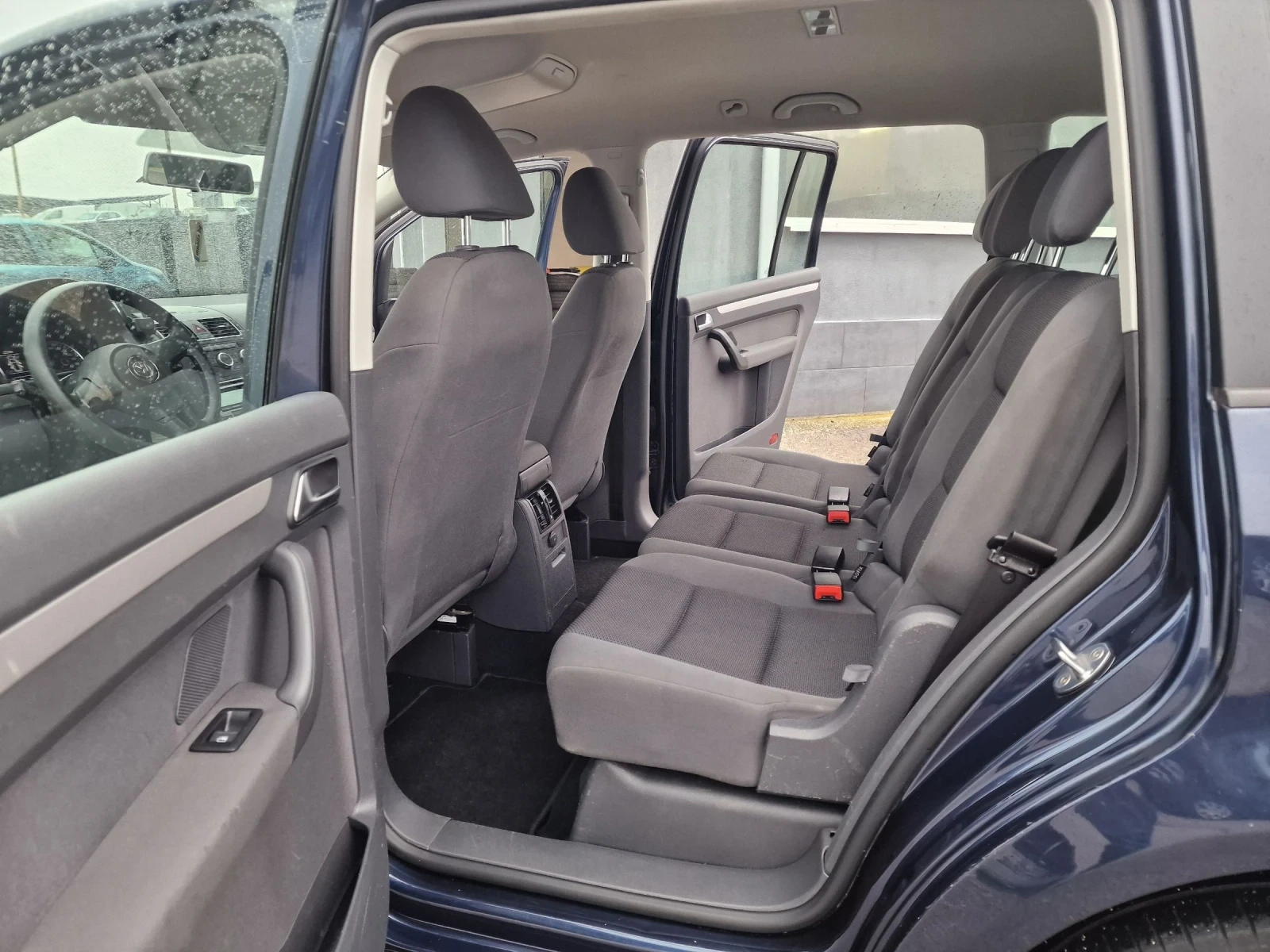 VW Touran 1.6TDI | Mobile.bg — изображение 13