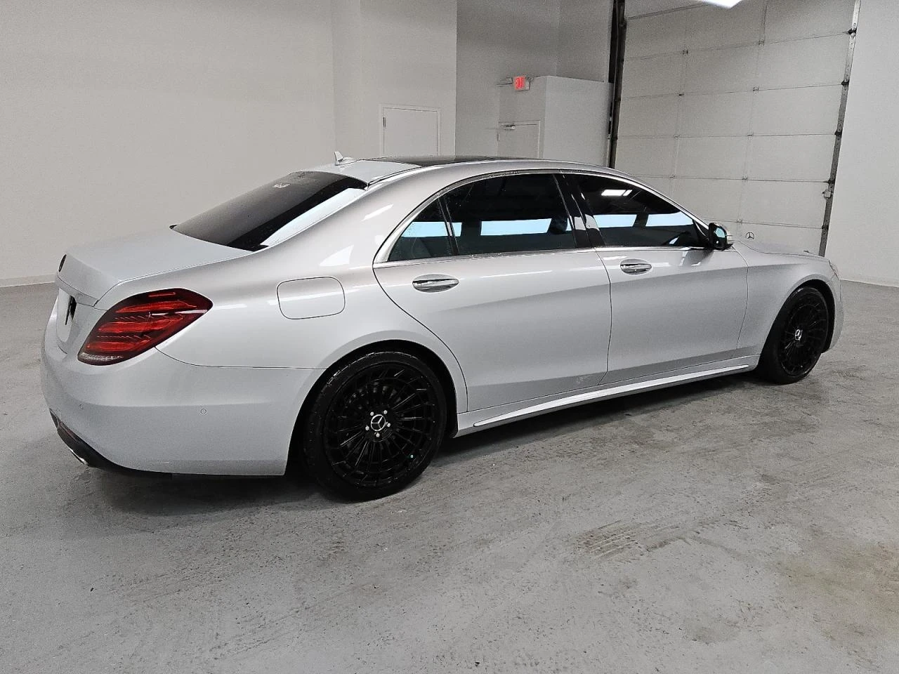 Mercedes-Benz S 560  - изображение 4