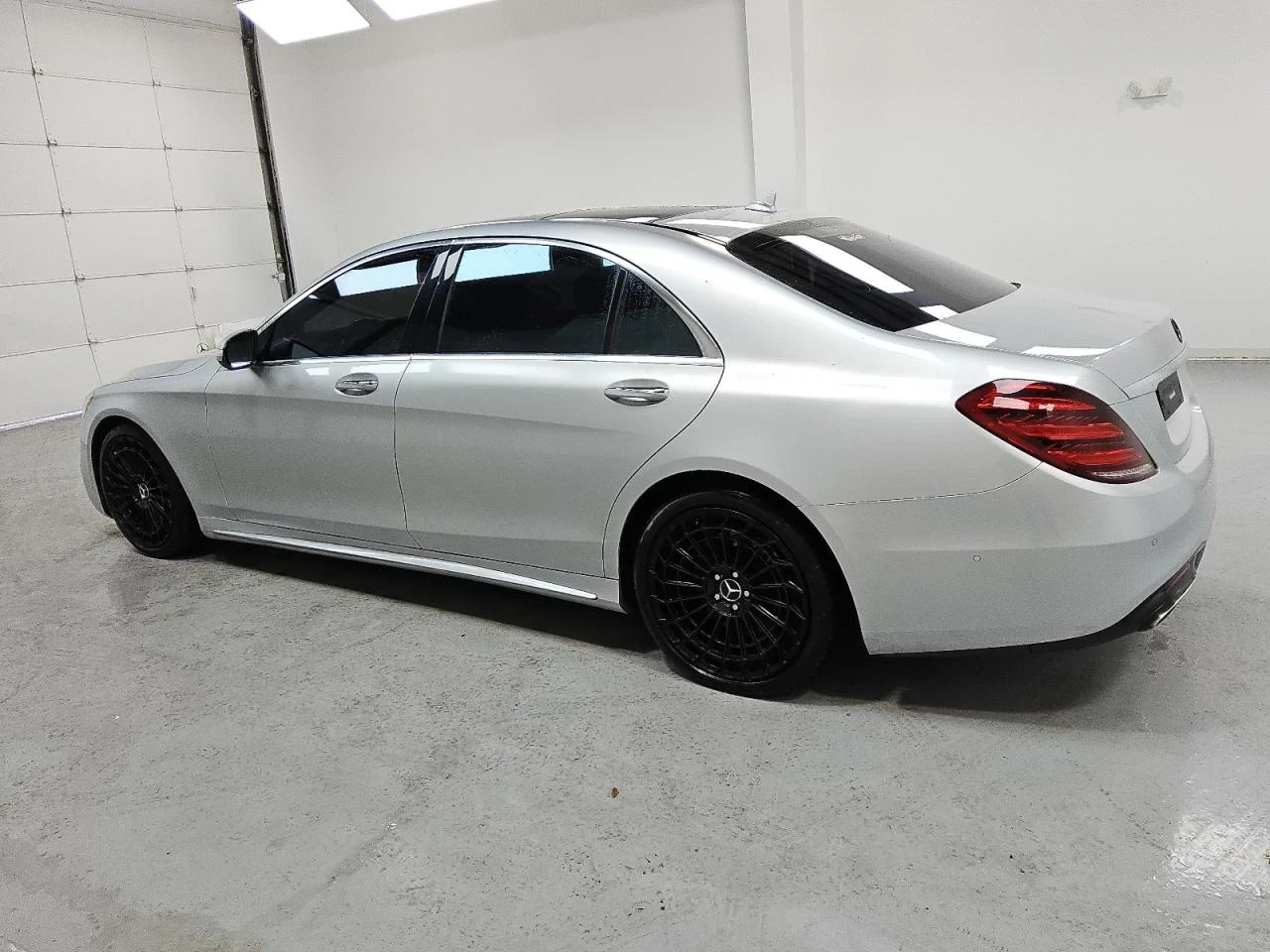 Mercedes-Benz S 560  - изображение 5