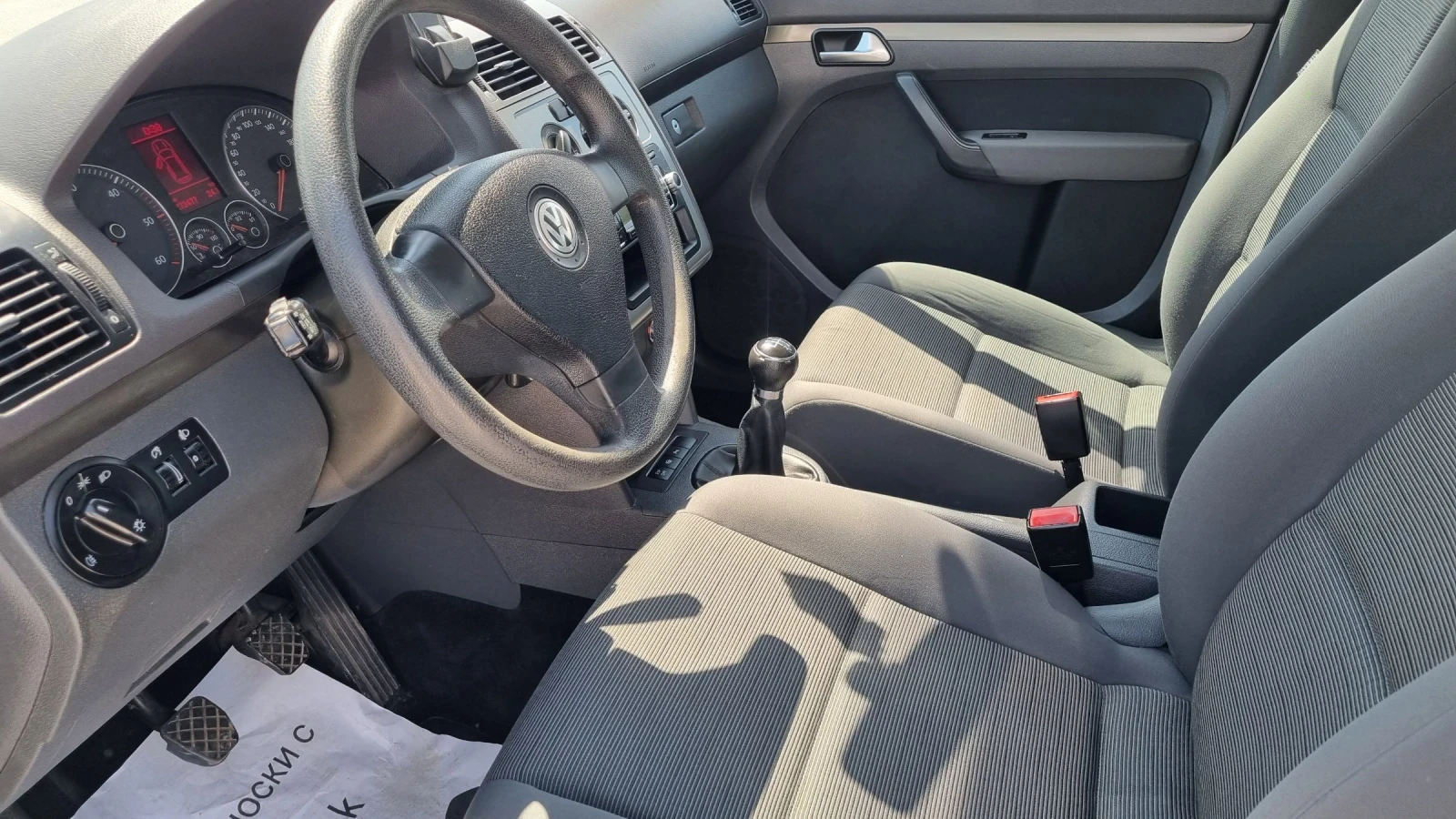 VW Touran 1.9 TDI 105 - изображение 10