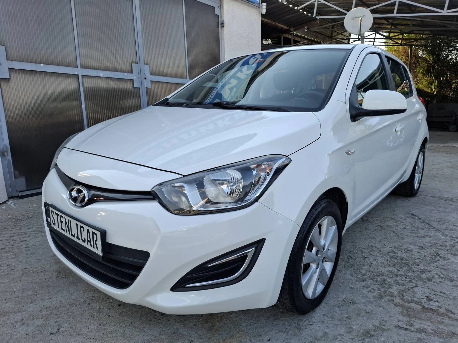 Hyundai I20 1.4i АВТОМАТИК - изображение 3