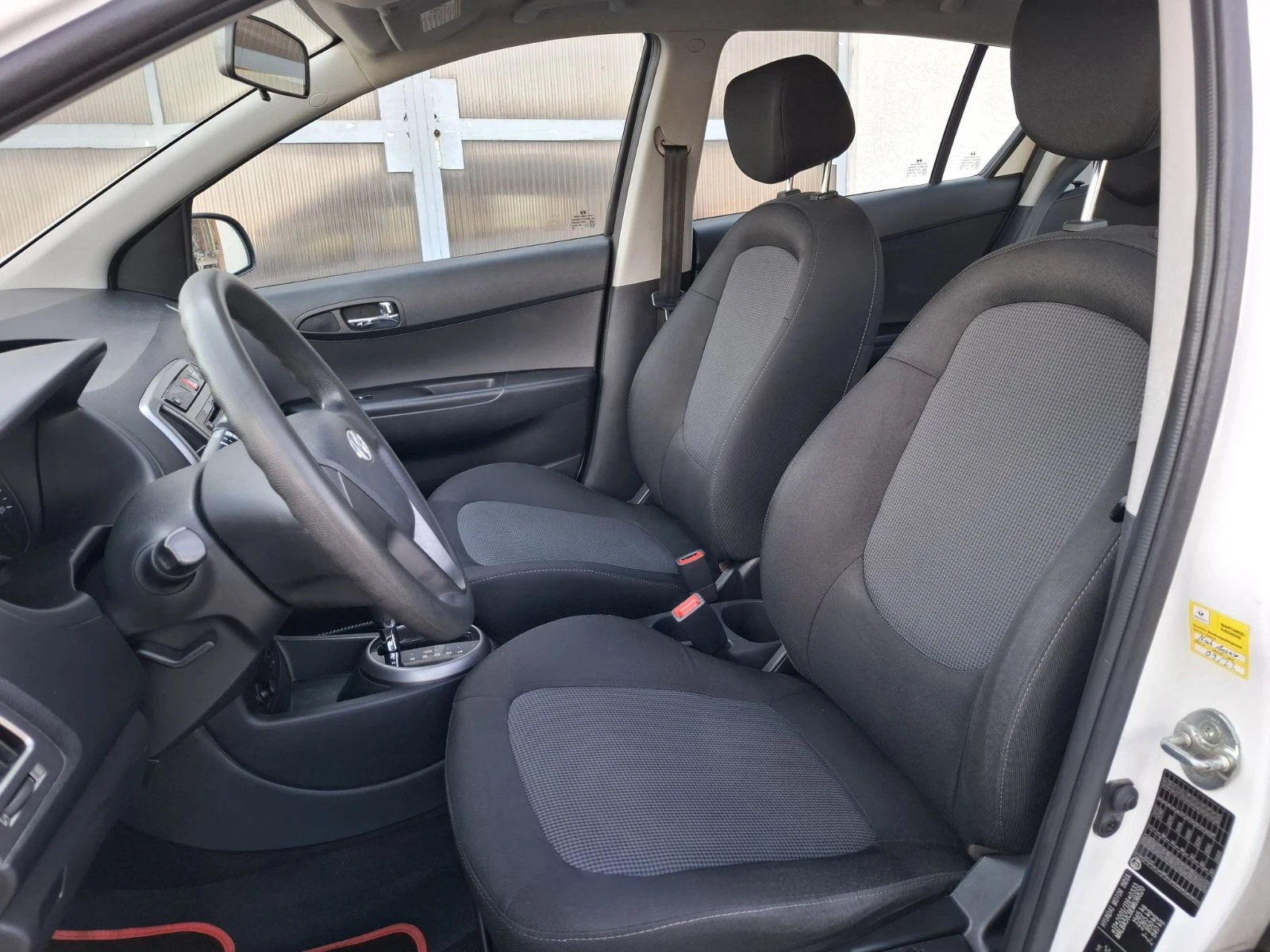 Hyundai I20 1.4i АВТОМАТИК - изображение 10
