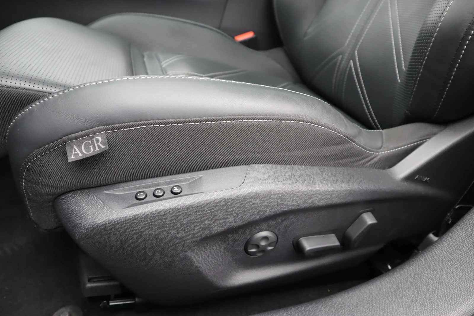 Opel Astra Sports Tourer Ultimate | Mobile.bg   11