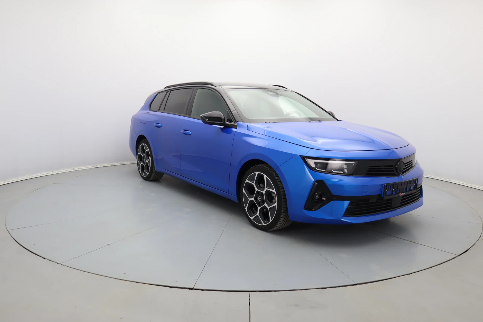 Opel Astra Sports Tourer Ultimate - изображение 3