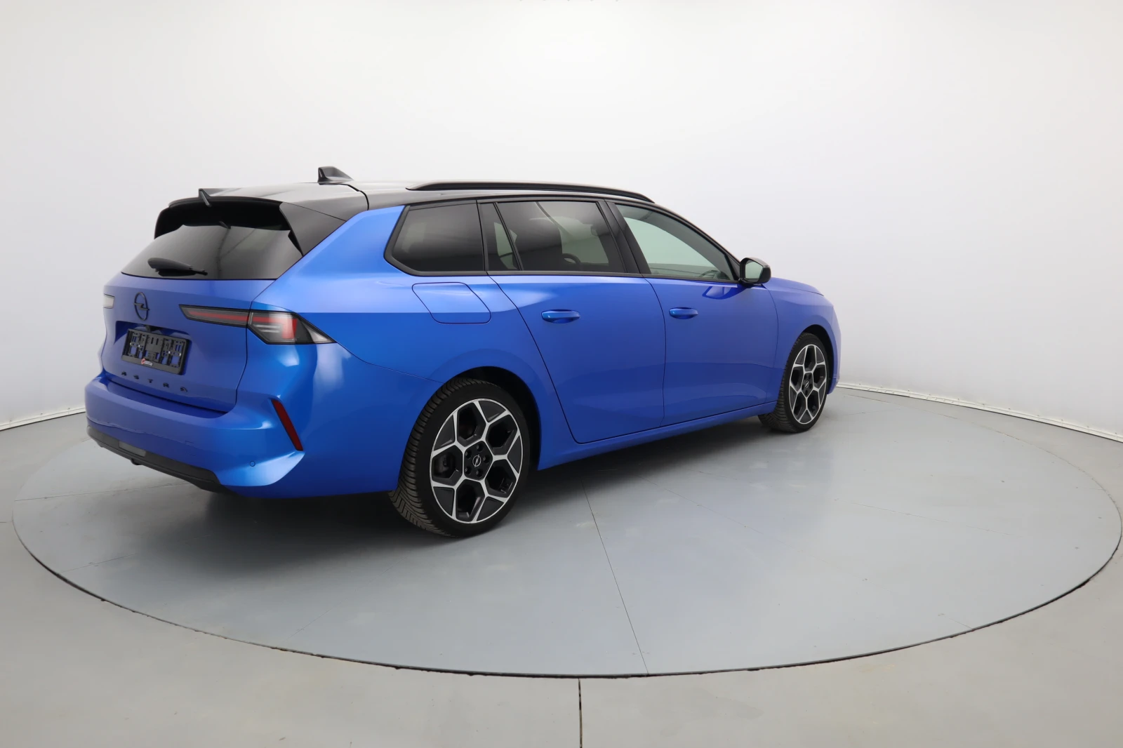 Opel Astra Sports Tourer Ultimate - изображение 6