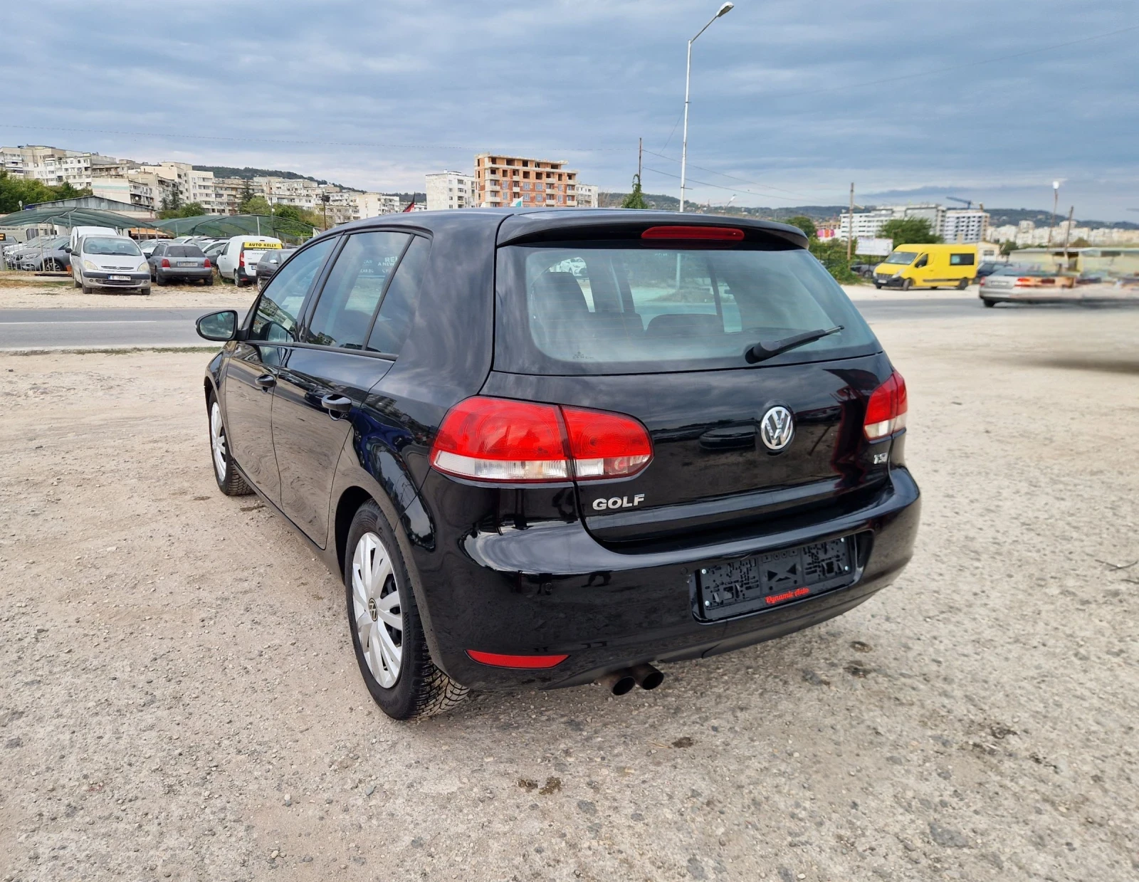 VW Golf Регистриран / Автомат / Обслужен / Лизинг  - изображение 4