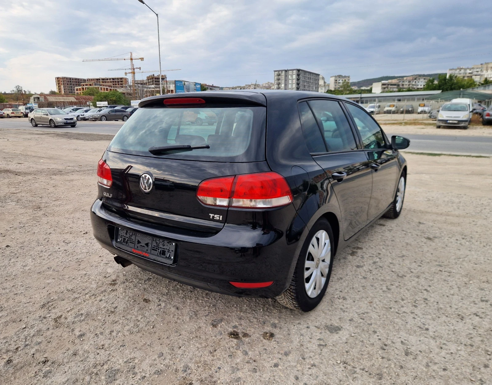 VW Golf Регистриран / Автомат / Обслужен / Лизинг  - изображение 6