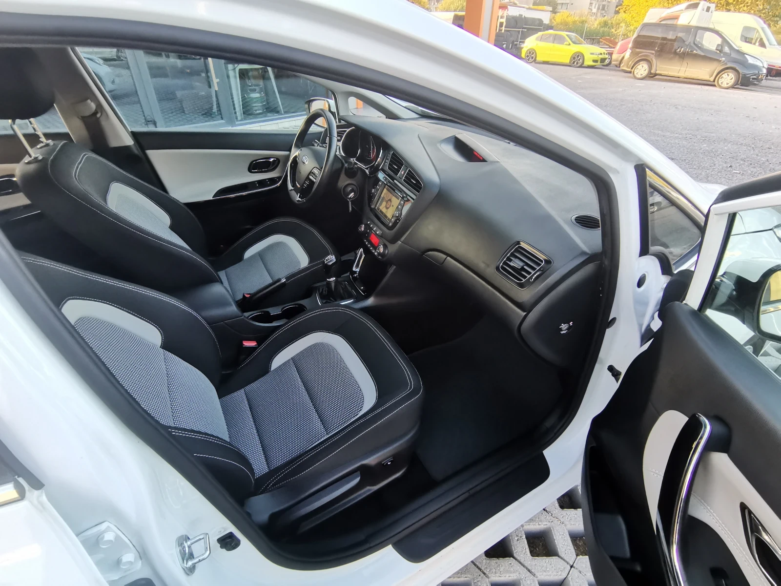 Kia Ceed 1.4CRDi FaceLift, Navi, LED - изображение 8