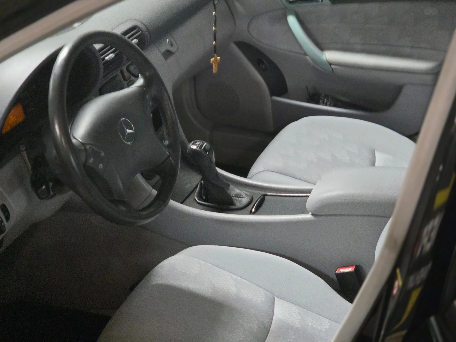 Mercedes-Benz C 180  - изображение 5