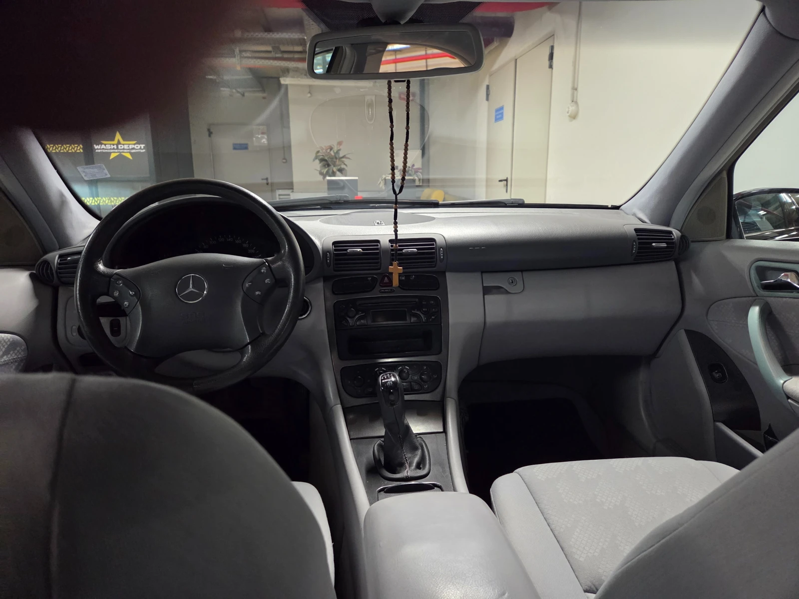 Mercedes-Benz C 180  - изображение 3