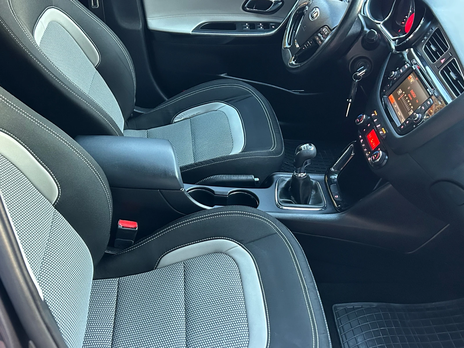 Kia Ceed 1, 6CRDI 128� | Mobile.bg � ����������� 11