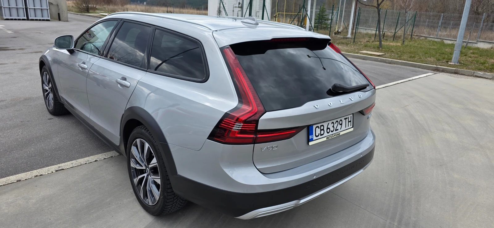 Volvo V90 Cross Country, снимка 3 - Автомобили и джипове - 53975431
