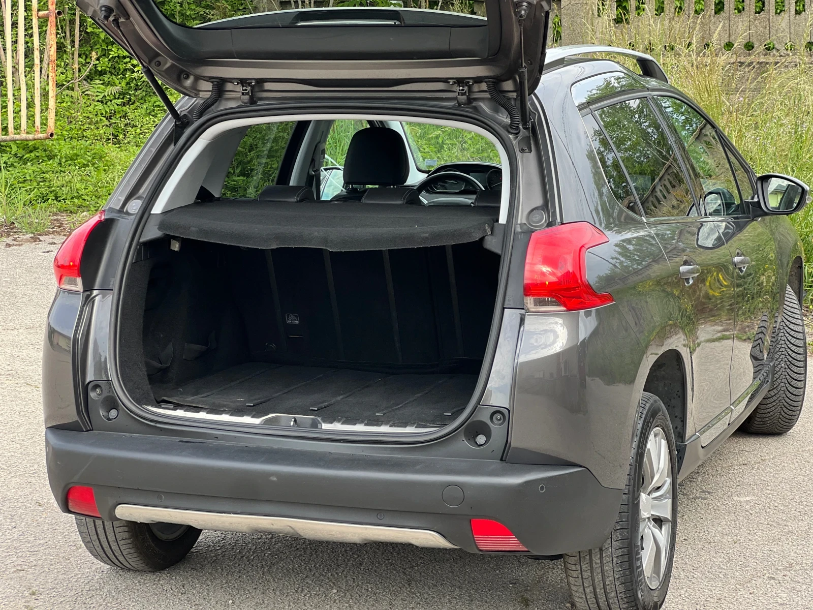 Peugeot 2008 1.6 HDI 92 КС.NAVIGATION , снимка 6 - Автомобили и джипове - 54611100