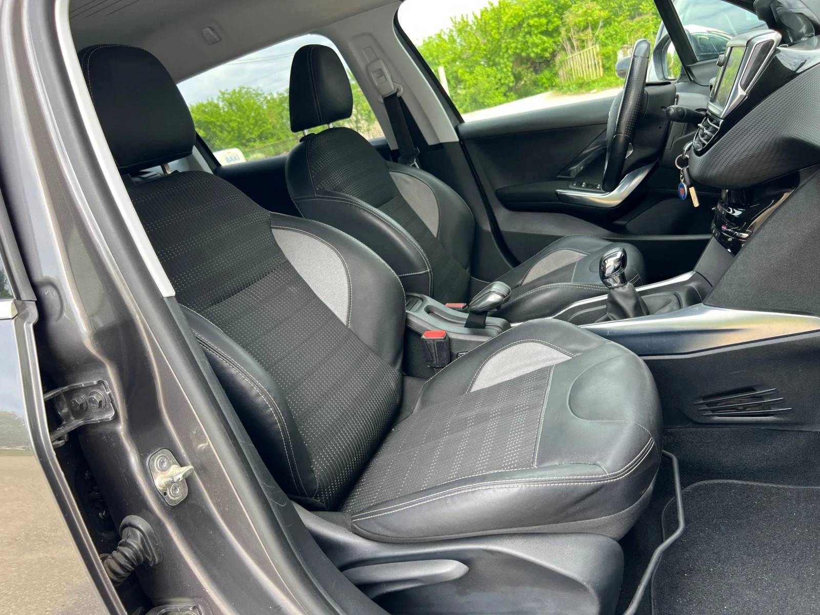 Peugeot 2008 1.6 HDI 92 КС.NAVIGATION , снимка 7 - Автомобили и джипове - 54611100