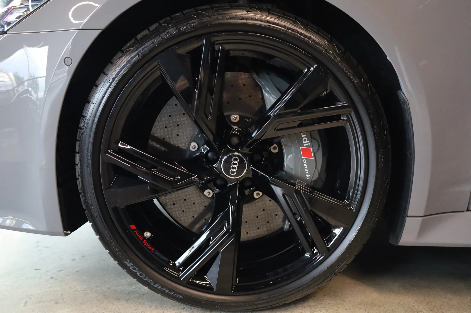 Audi Rs6 * CERAMIC* CARBON* LASER* PANO* B&O* 360* , снимка 5 - Автомобили и джипове - 54808194