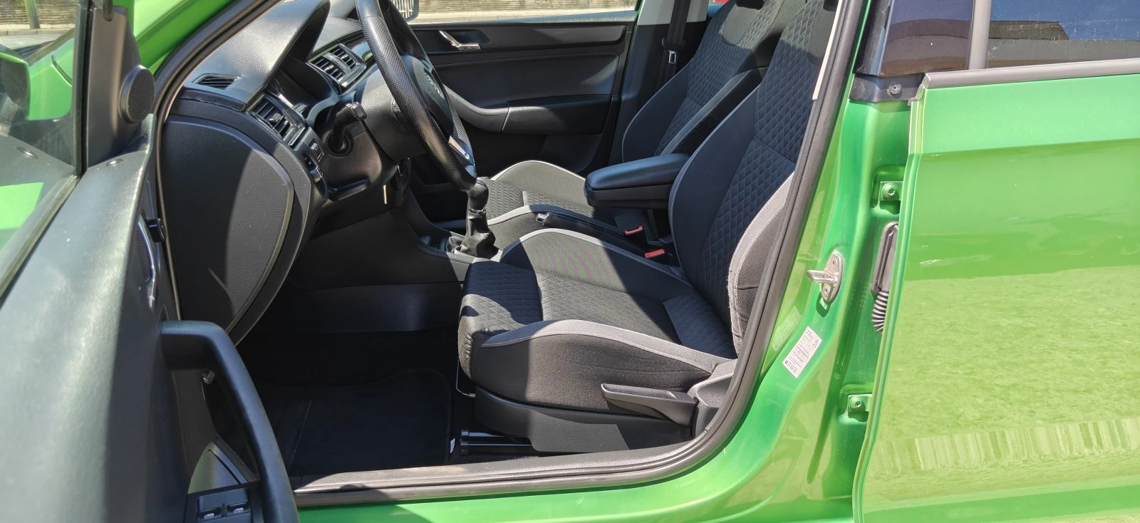 Skoda Rapid 1.2iMonteCarlo, снимка 10 - Автомобили и джипове - 55099182