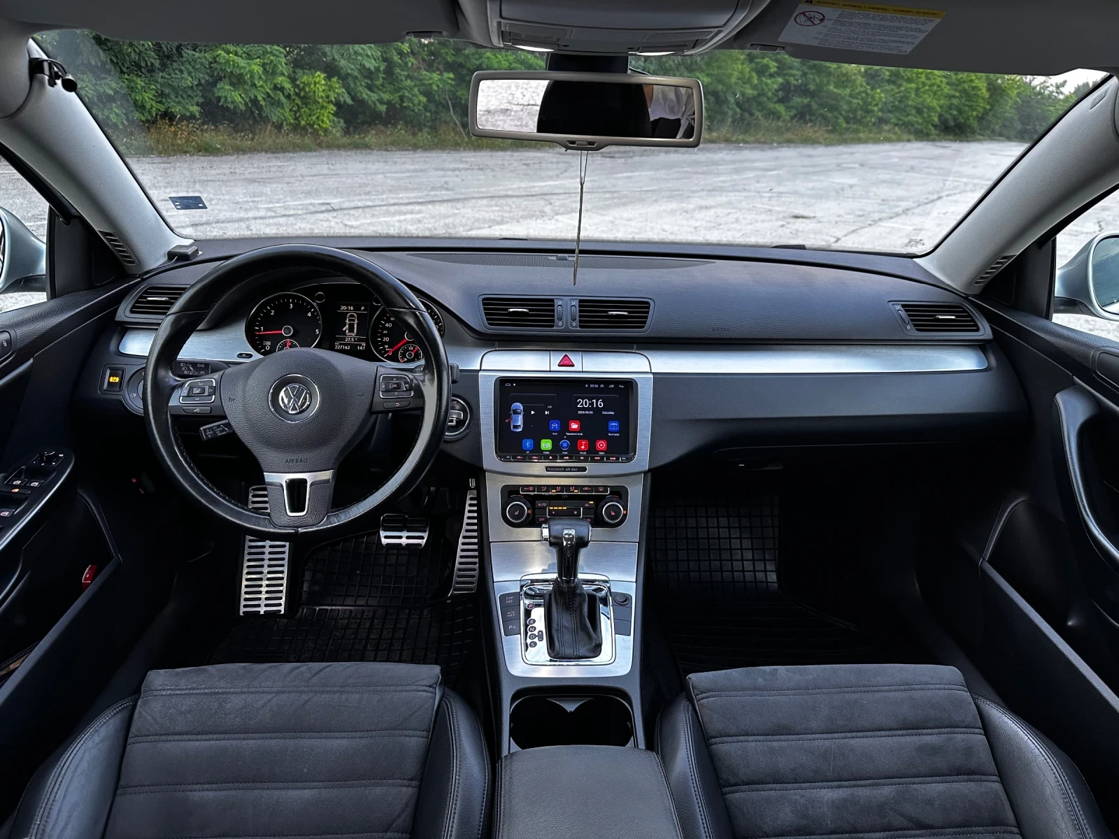 VW Passat 2.0 TDI, снимка 8 - Автомобили и джипове - 55153257