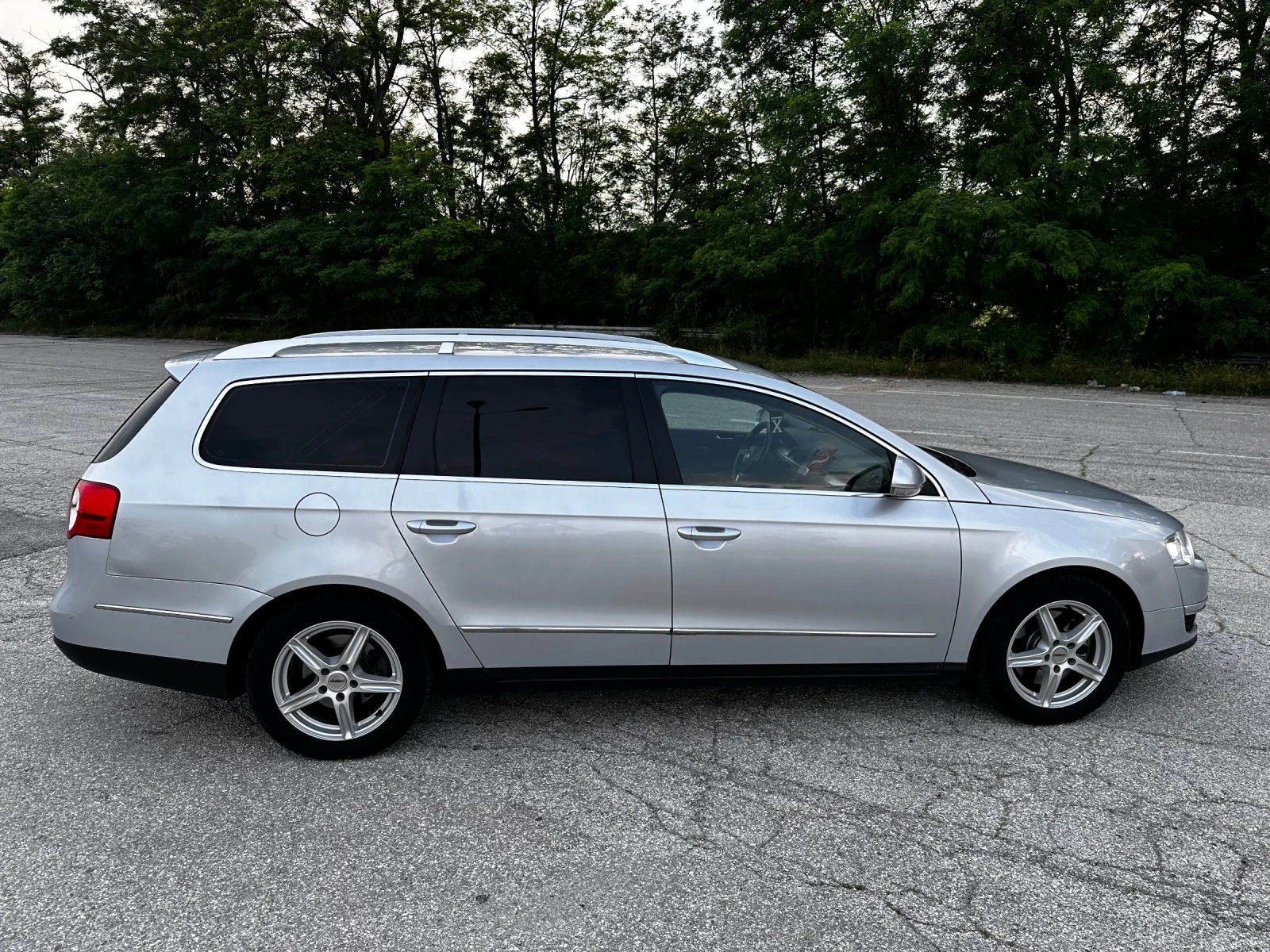 VW Passat 2.0 TDI, снимка 5 - Автомобили и джипове - 55153257