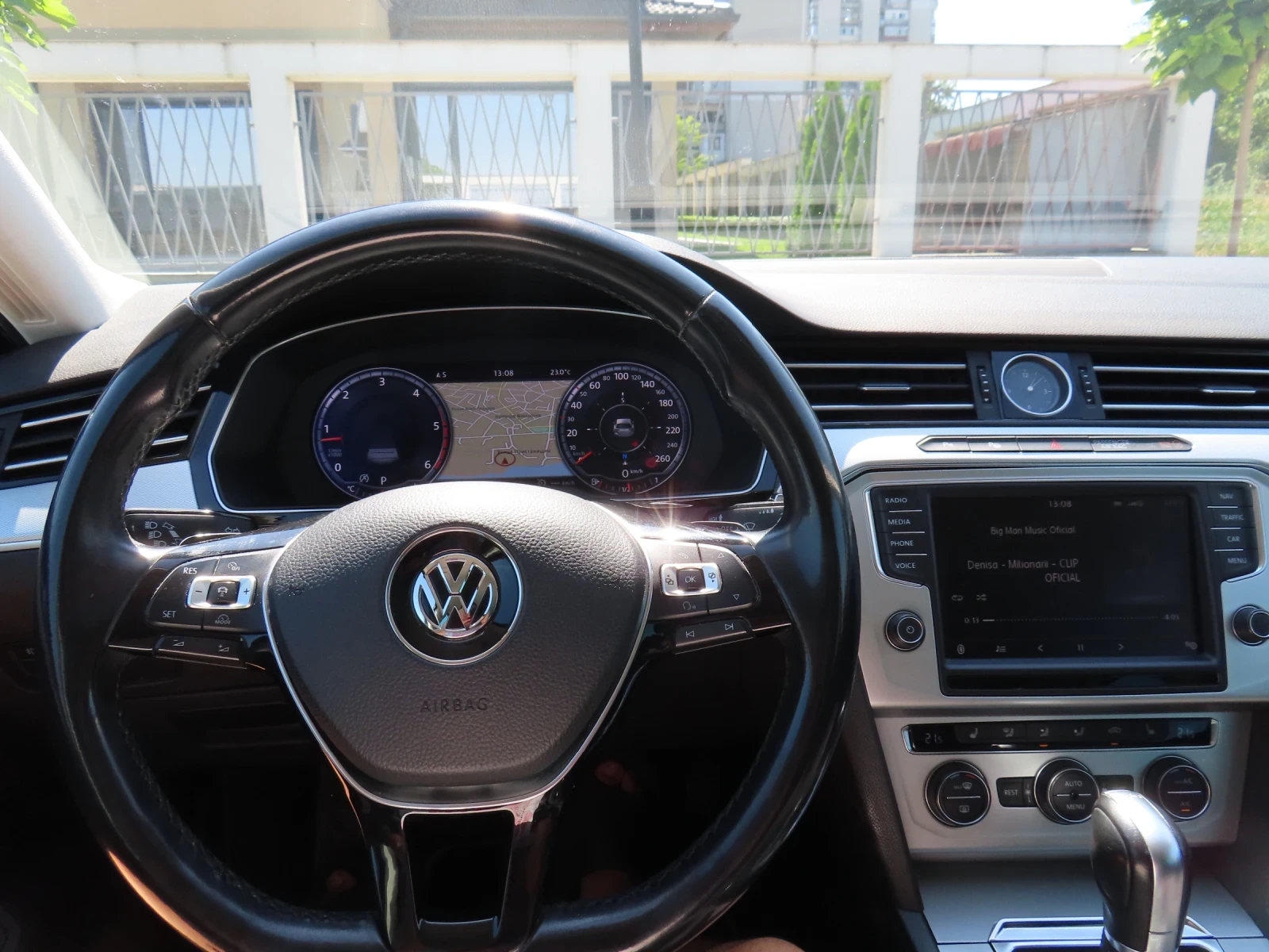 VW Passat B8 2.0 TDI DSG / DIGITAL / ACC / CAMERA / PARK ASS, снимка 8 - Автомобили и джипове - 55902065