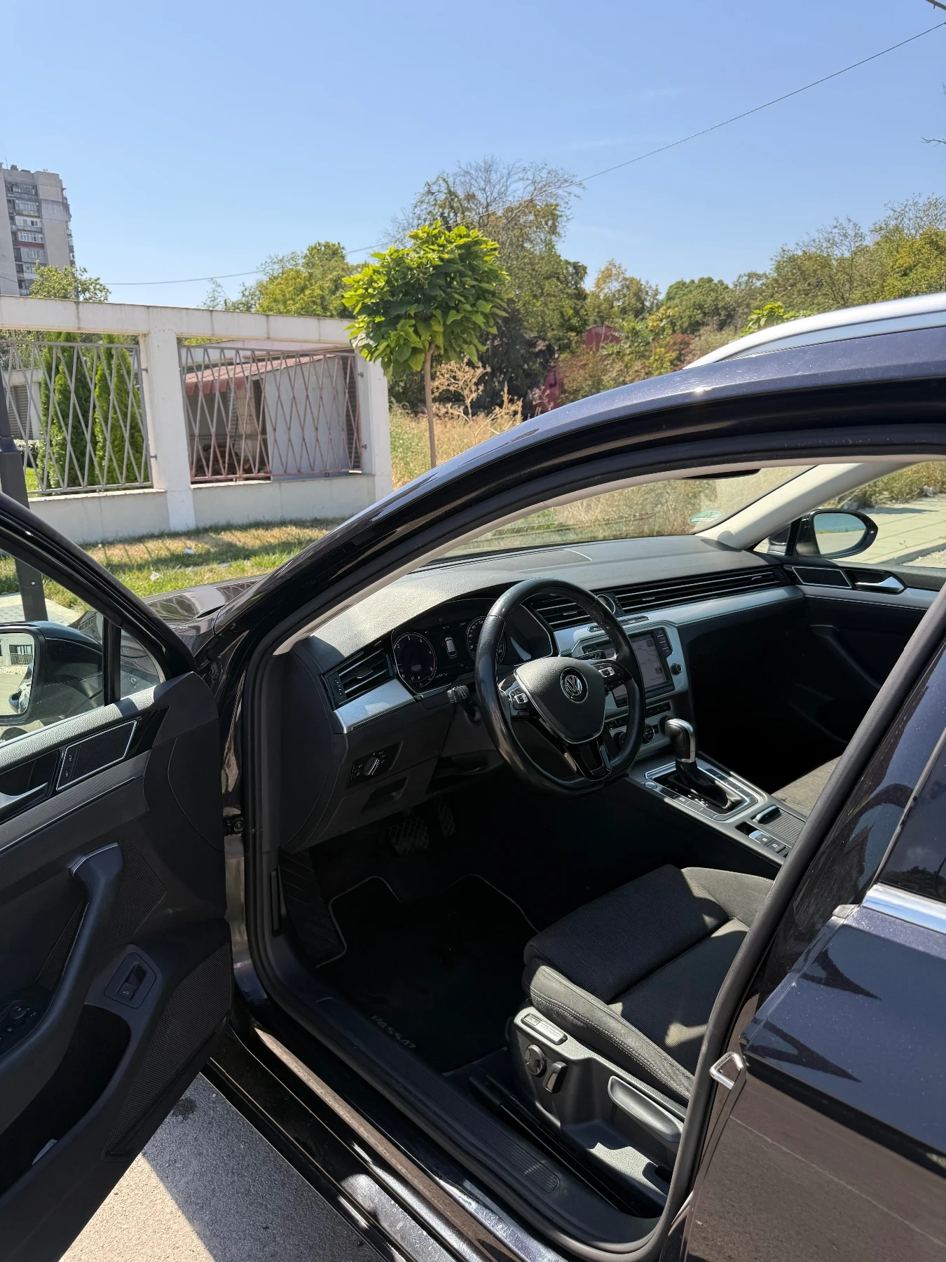 VW Passat B8 2.0 TDI DSG / DIGITAL / ACC / CAMERA / PARK ASS, снимка 5 - Автомобили и джипове - 55902065