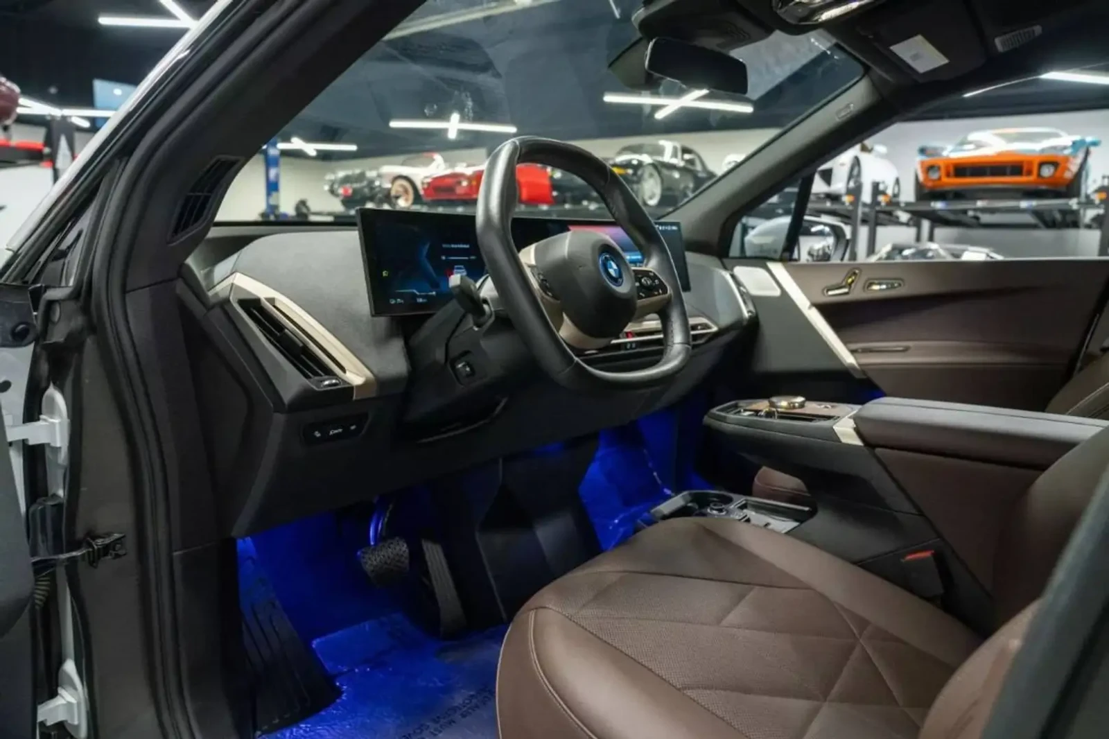 BMW iX * �50* x-drive* distronic* pano* �������* HUD* ��� | Mobile.bg � ����������� 4