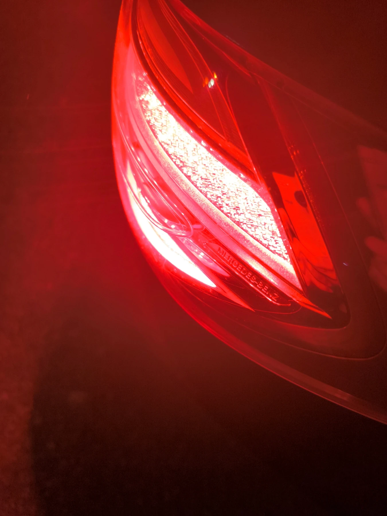 Mercedes-Benz E 220, снимка 14 - Автомобили и джипове - 56011542